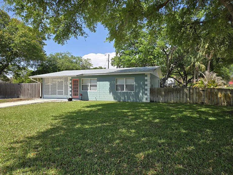 330 Barraclough St — Photo 23