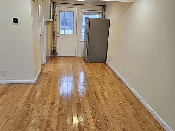 5th image of 56 Roberts Dr