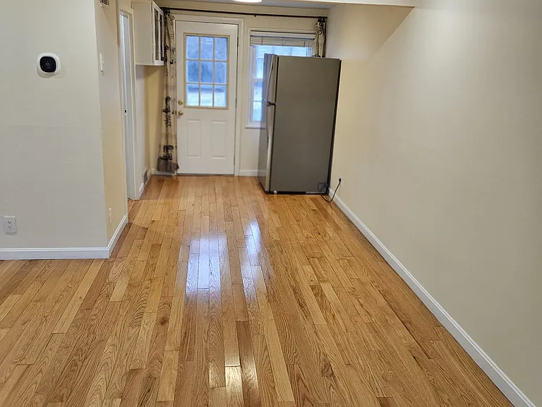 56 Roberts Dr — Photo 5