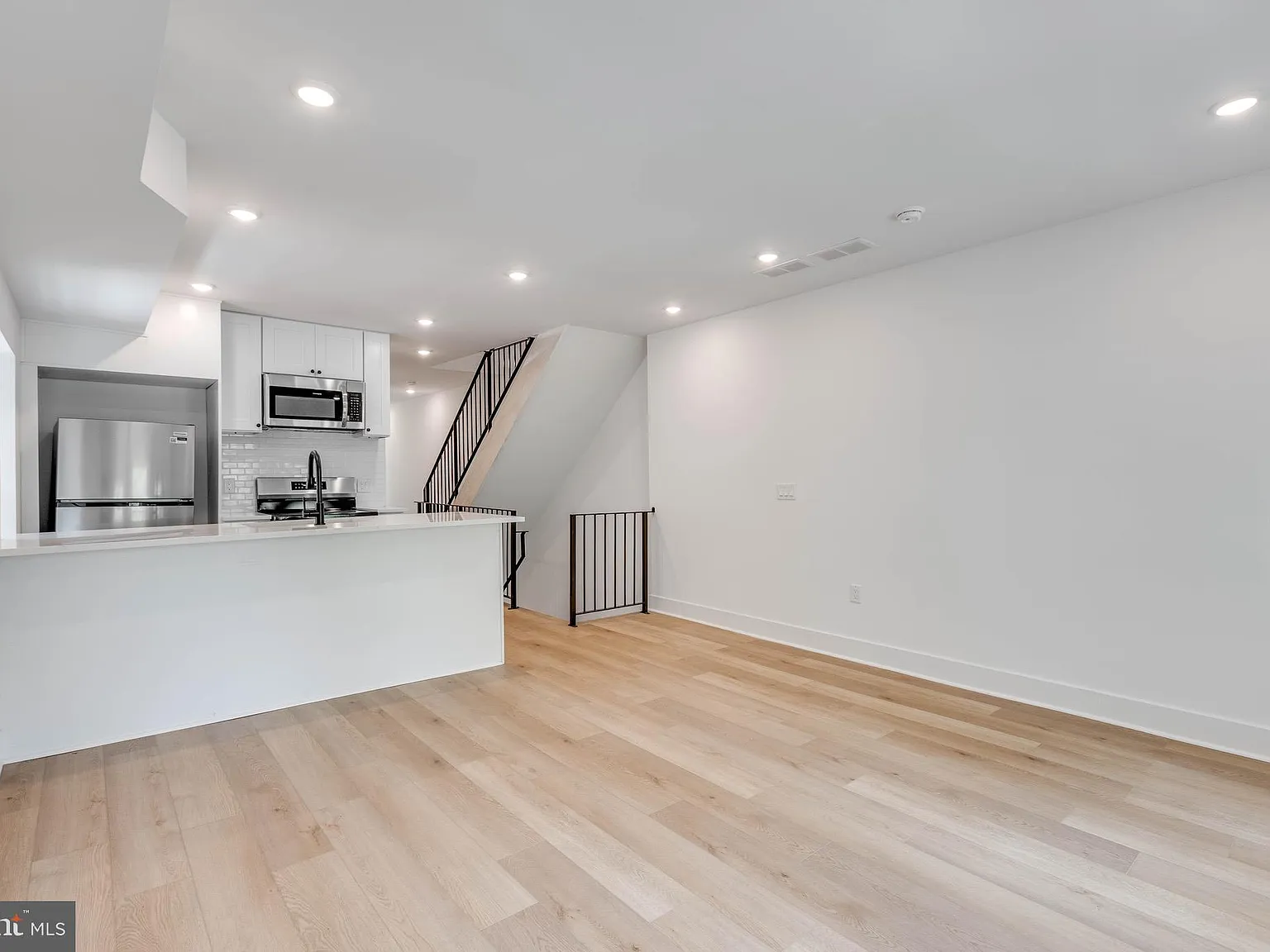 4 bed, 1648 sqft, $3,750 — Photo 1
