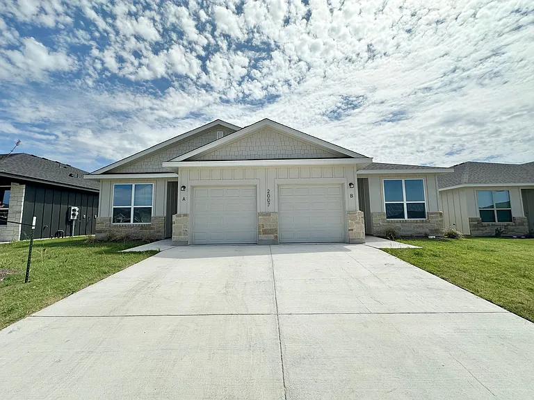 2007 Bear Grass Ridge Rd — Photo 1