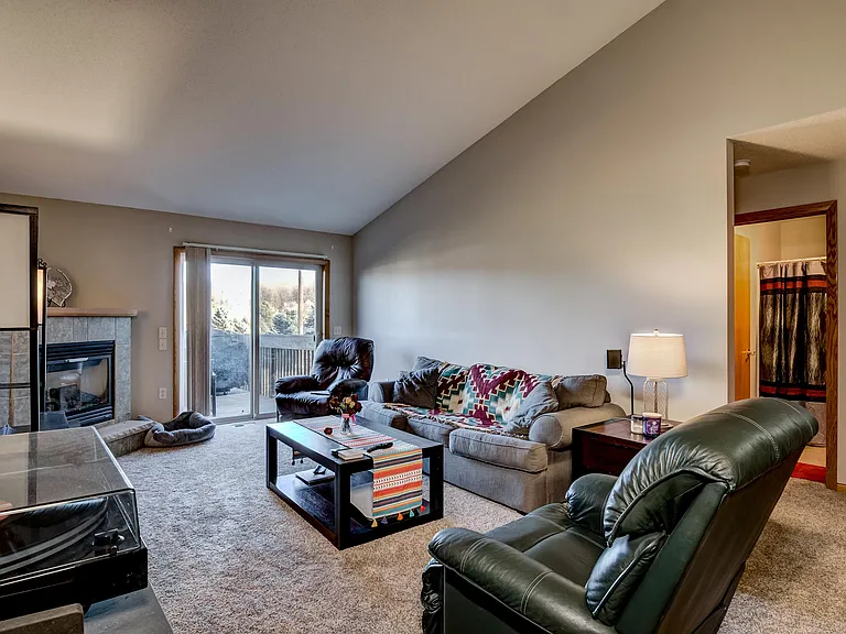 Living room pic 2
