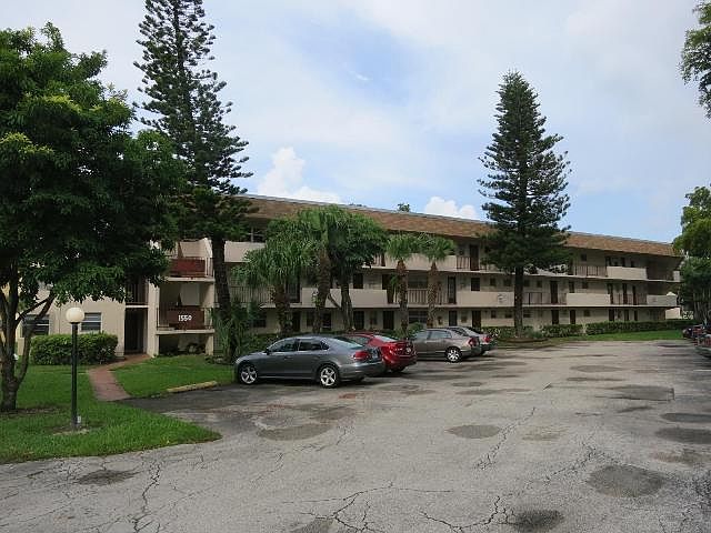 1st image of 1550 NE 191st St APT 109