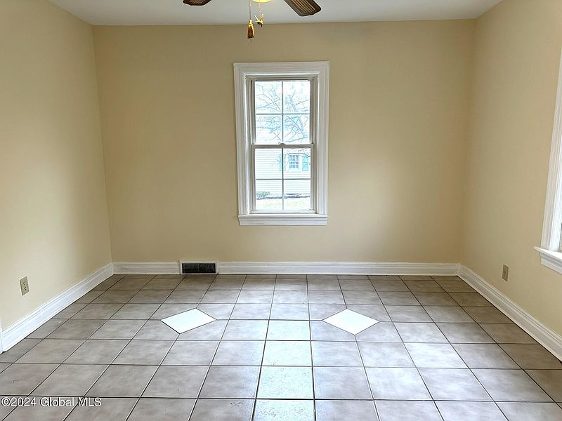 4th image of 6 Bullis Drive