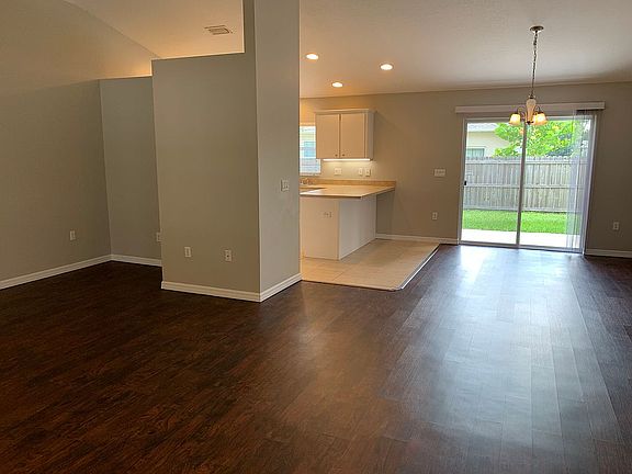 2nd image of 1817 Cherry Laurel Dr