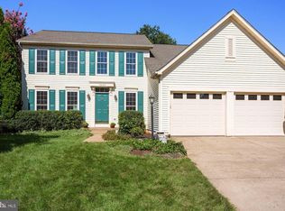 2320 Colts Brook Dr, Reston, VA 20191