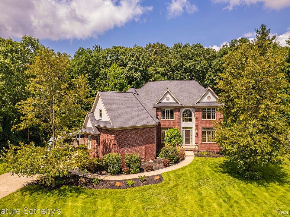 1st image of 796 Pinery Blvd