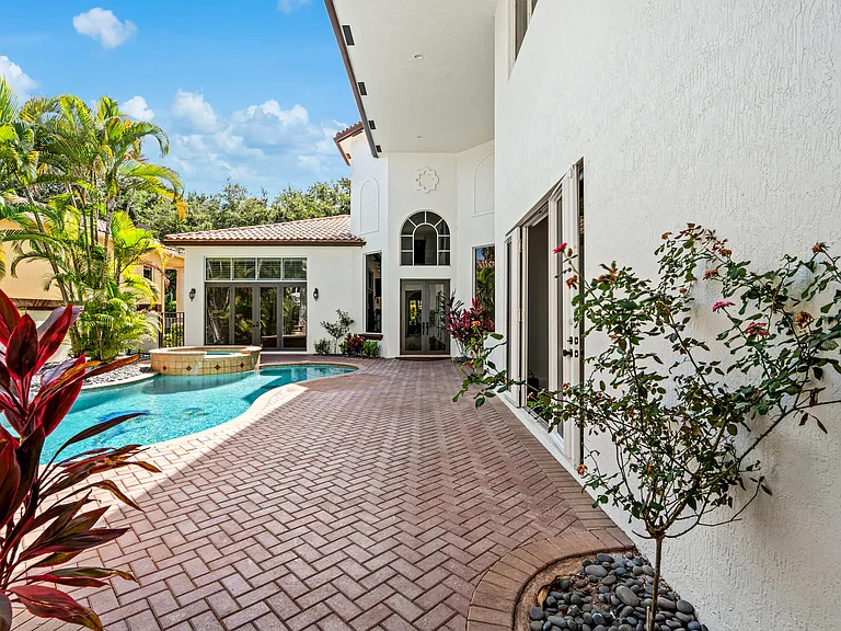 17550 Circle Pond Ct — Photo 6