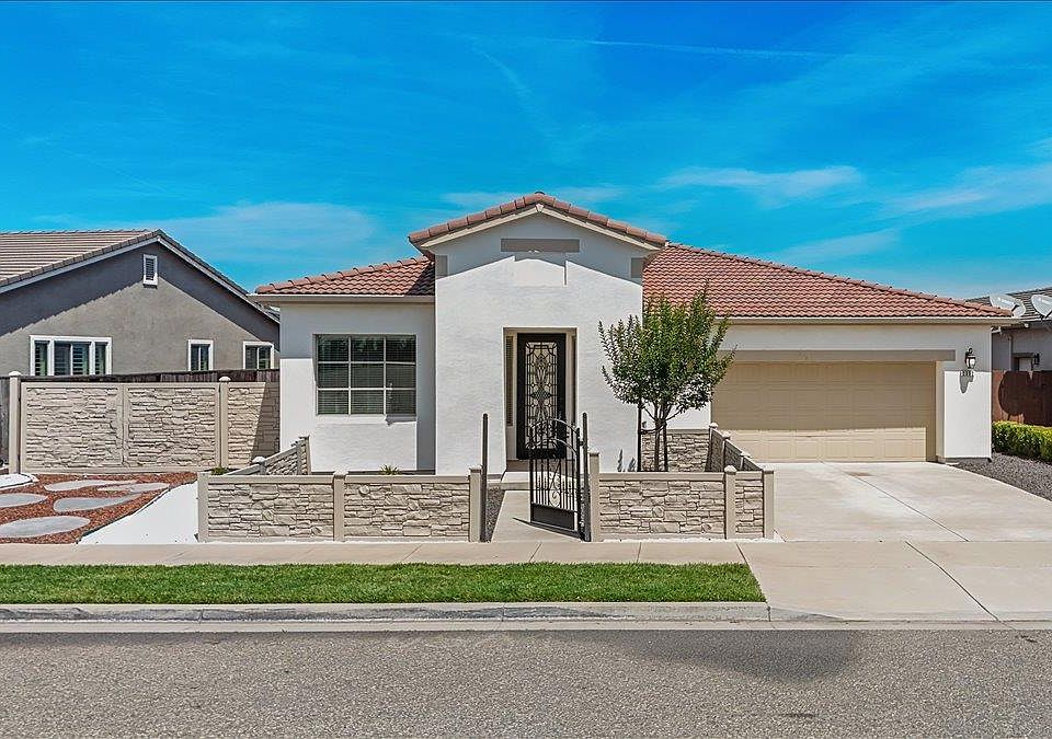 1st image of 2352 Mustang Dr