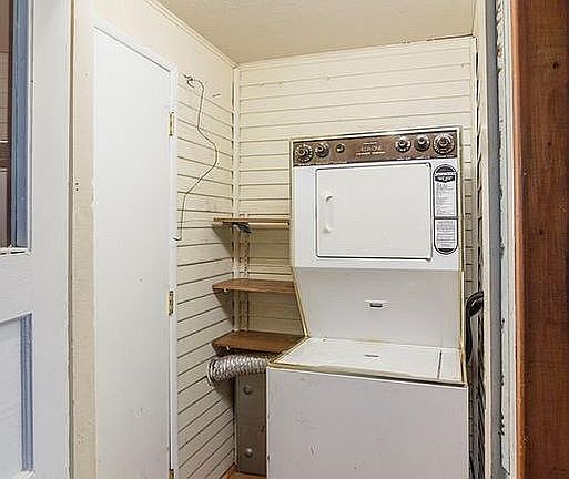 5th image of 1139 Bear Springs Rd