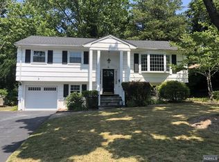 176 Stephen Dr, Park Ridge, NJ 07656