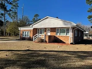 3 bed, 2.0 bath, 1998 sqft, $1,095 — Photo 2