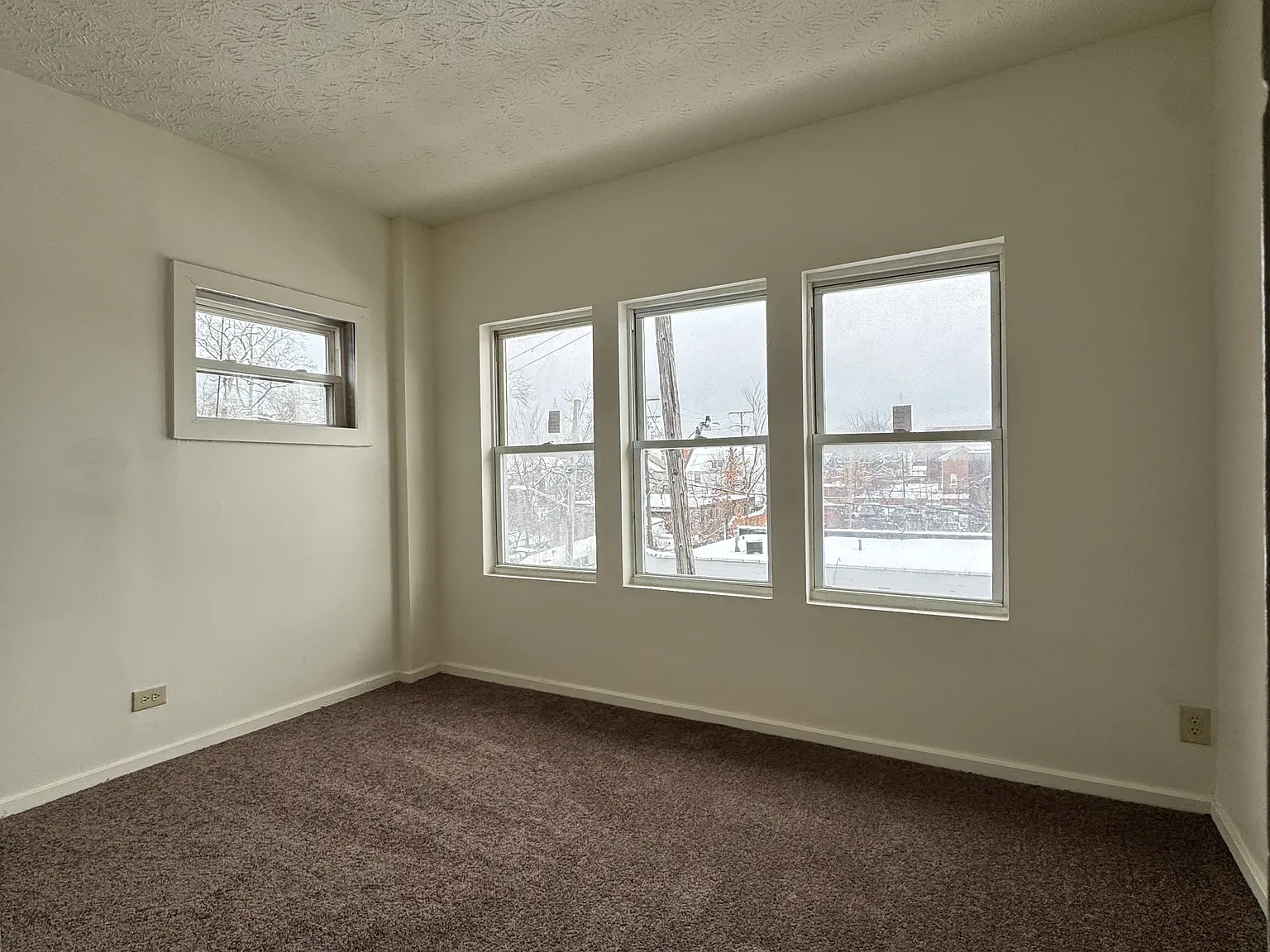 2 bed, 1000 sqft, $900 — Photo 3