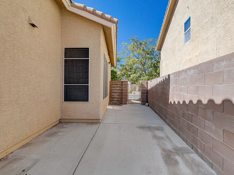 8621 Sierra Cima Ln — Photo 31