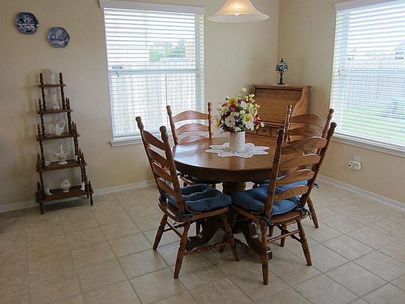 4th image of 1811 Majestic Oak Dr