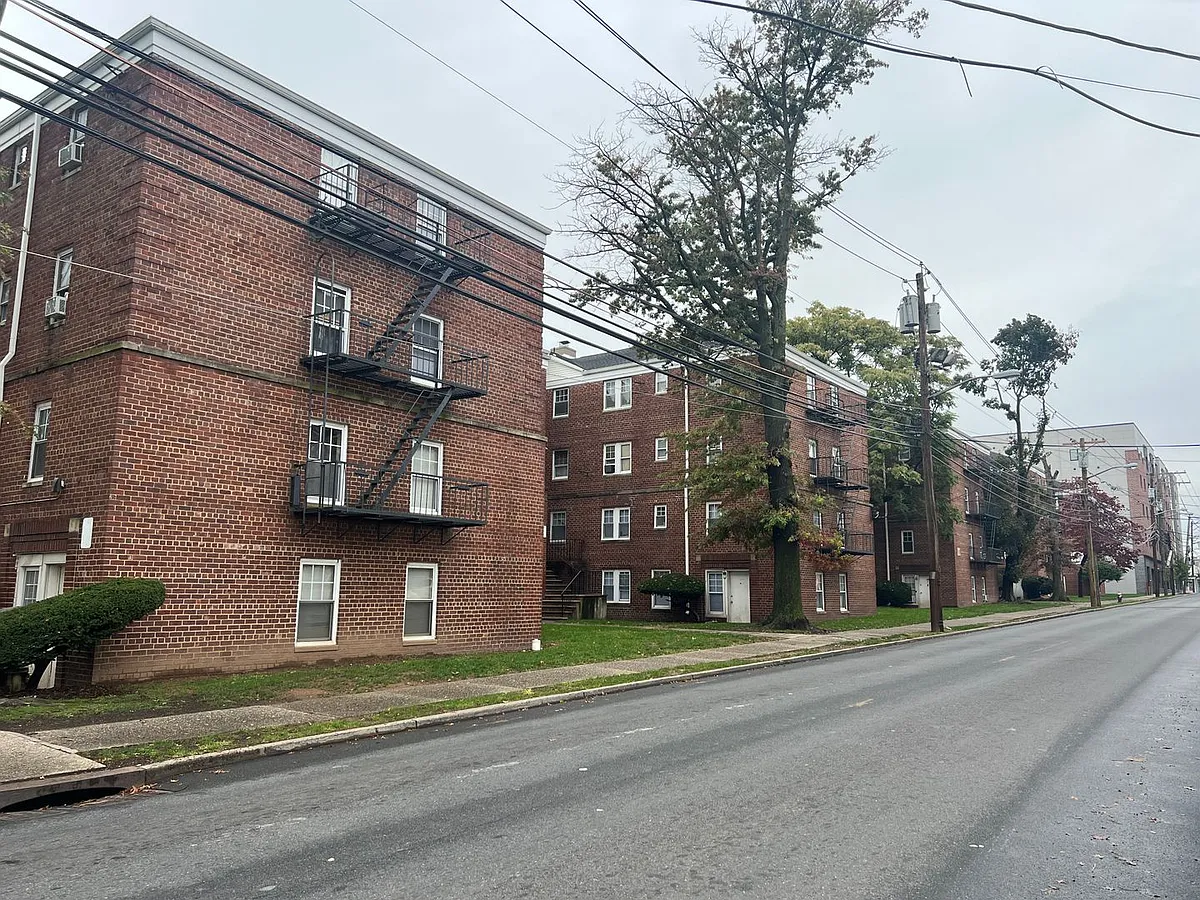 Building Photo - Rutgers Arms