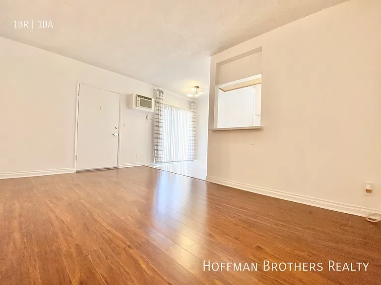 1315 N June St #117 — Photo 4