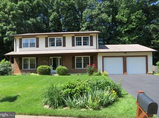 9156 Rockefeller Ln, Springfield, VA 22153
