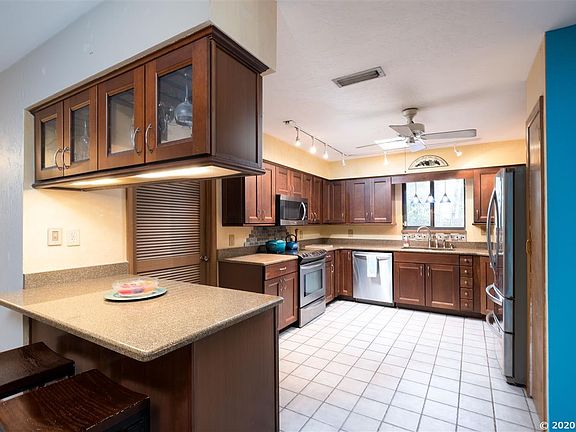 4th image of 6812 NW 42nd Pl