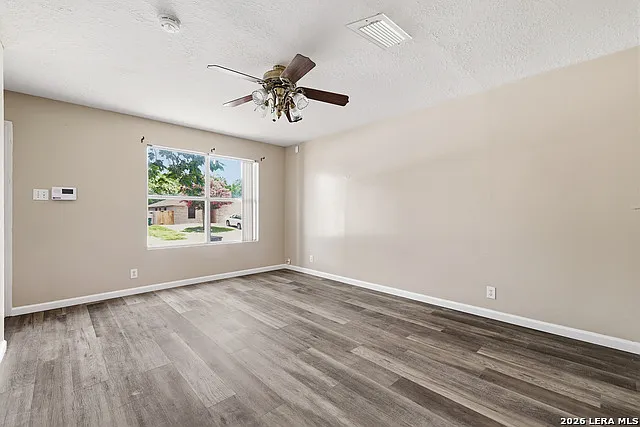 3 bed, 2.5 bath, 1244 sqft, $1,595 — Photo 3
