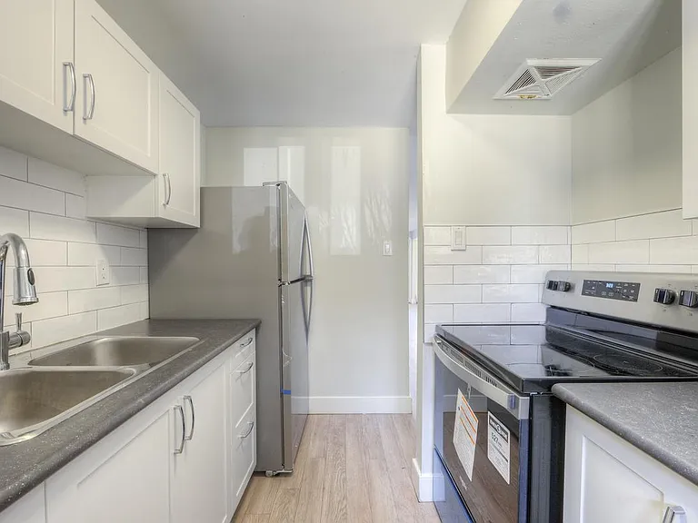 86 Silver Springs Blvd #97-203 — Photo 1