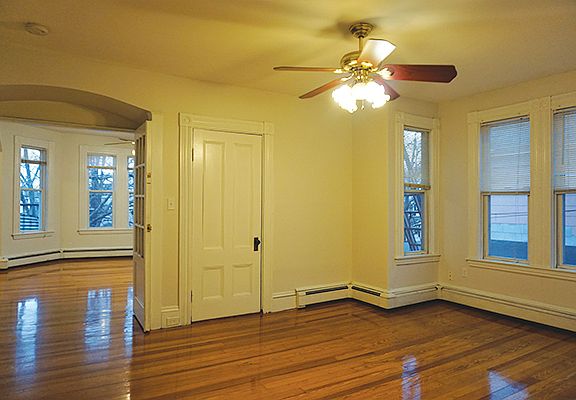 5th image of 159 Brown St #4