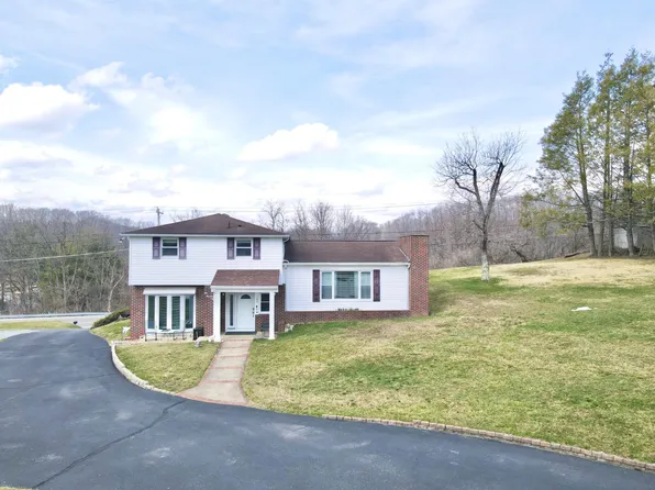 105 Valleydale St, Bluefield, VA 24605