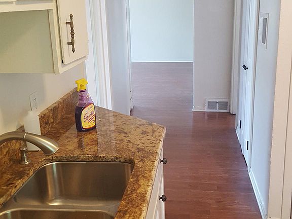 Kitchen - Livingroom Hallway