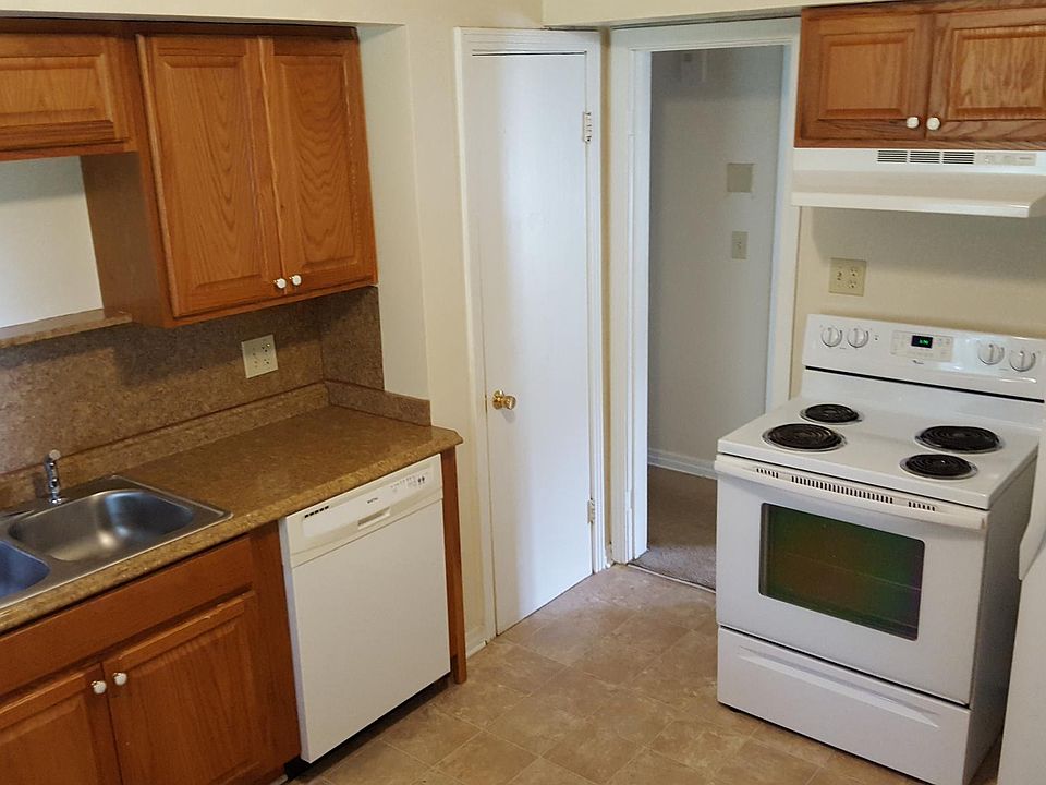 2nd image of 2619 Devonwood Rd