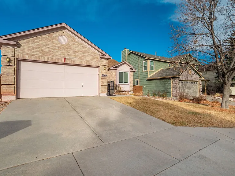 6244 Gemfield Dr — Photo 2
