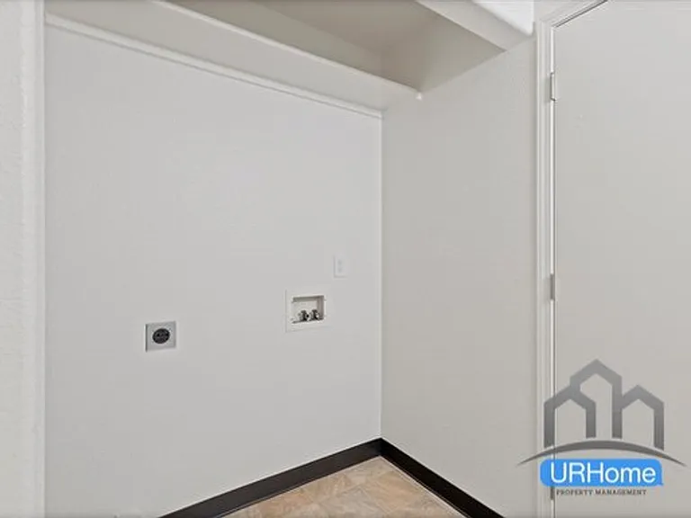 120 SE 143rd Ave — Photo 28