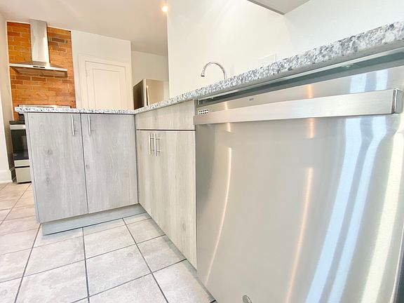 3rd image of 1749 W North Bend Rd #4