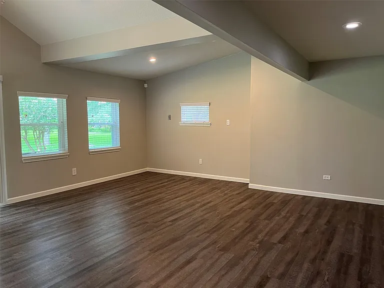 304 S Shadowbend Ave — Photo 18