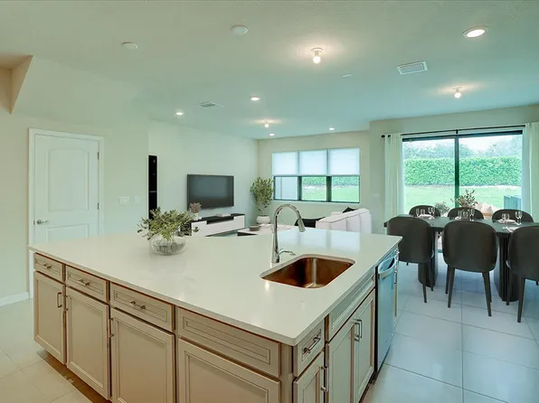 2159 Appleton Circle N, Oakland Park, FL 33309