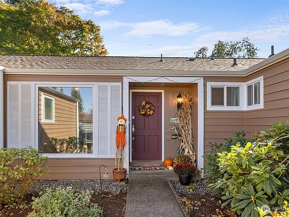 5th image of 7806 Jade Drive SW