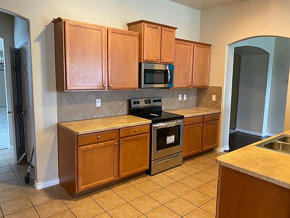 3rd image of 1602 Forest Creek Dr
