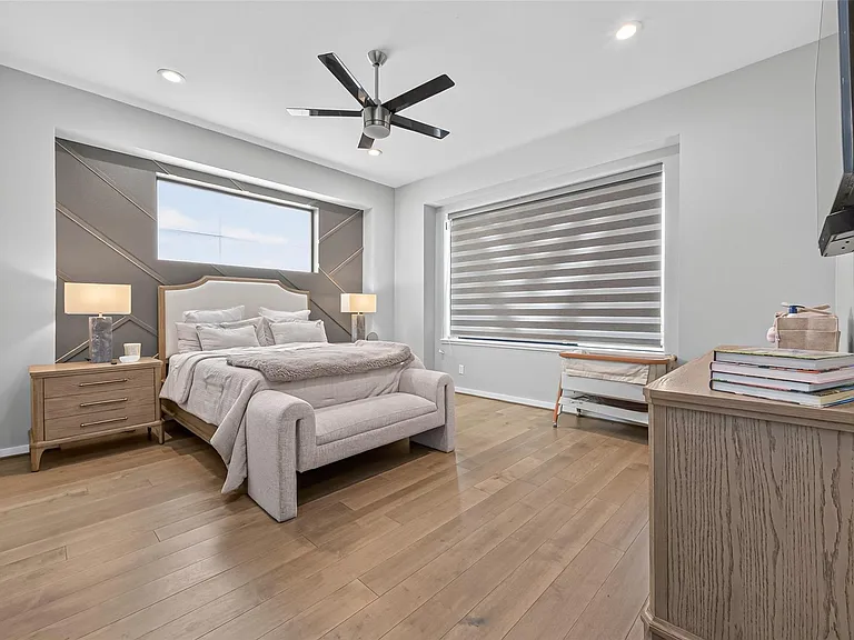 607 Memorial Heights Dr — Photo 19