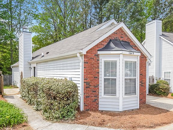 2nd image of 2649 Laurel Ln NW