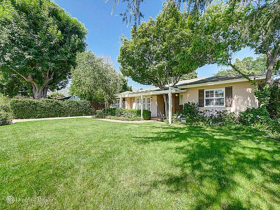 3rd image of 620 Hacienda Dr