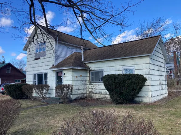 225 E Home St, Edmore, MI 48829