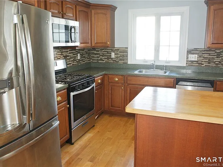 1260 Cutspring Rd #1260 — Photo 3