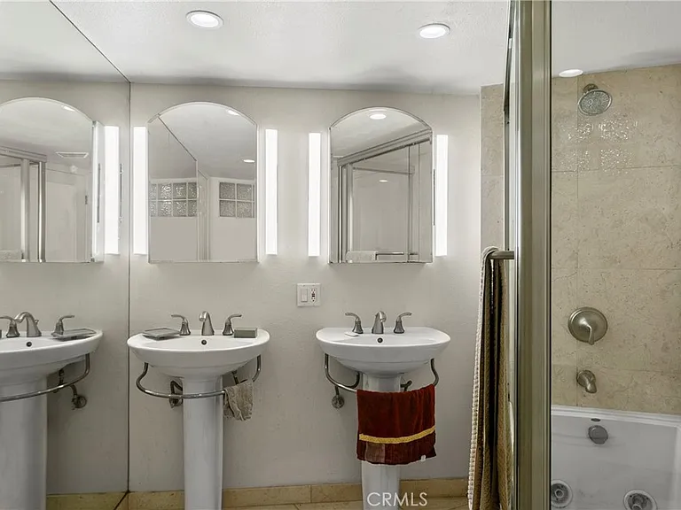 207 La Jolla Dr — Photo 18