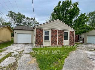 3356 E Whiteside St, Springfield, MO 65804