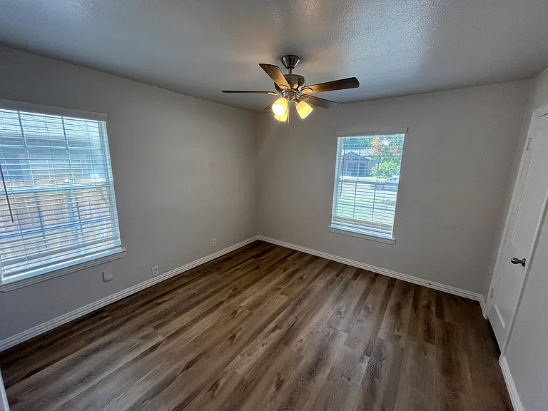 10638 Newcombe Dr — Photo 16