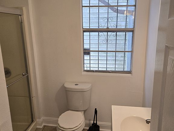 4th image of 1525 Louisa St