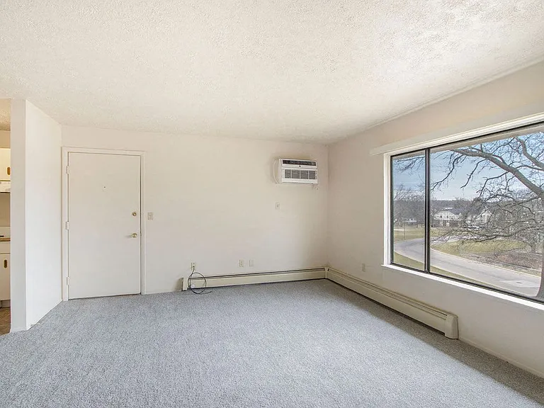 Brookside Apartments — Photo 40