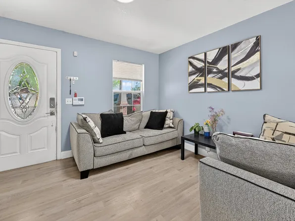 3445 Pinebrook Dr, Dallas, TX 75241