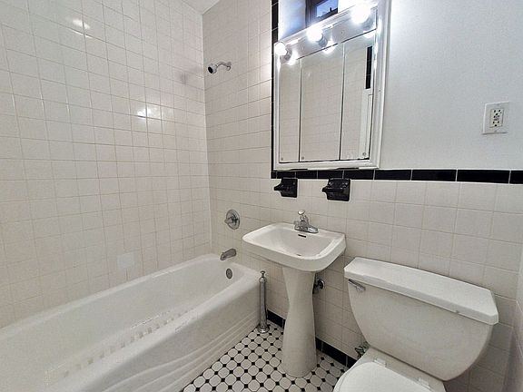 4th image of 101 Lexington Ave APT 4C