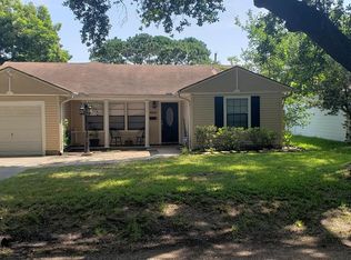 4600 Clermont St, Groves, TX 77619