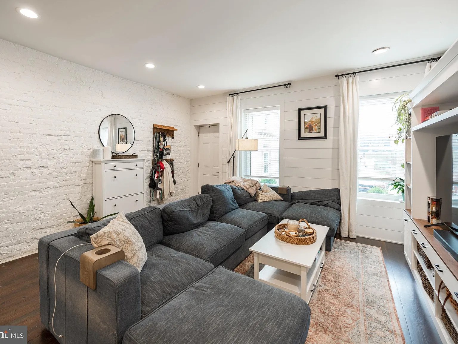 3 bed, 2.0 bath, 1462 sqft, $2,795 — Photo 3